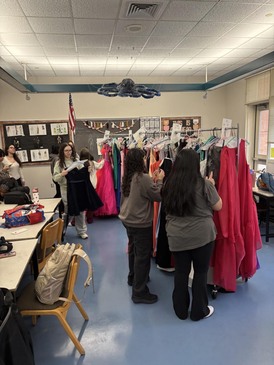 Hive Highlights: Prom Dress Fundraiser